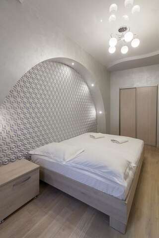 Апартаменты Apartment on Knyaza Romana 24 Львов Апартаменты с 3 спальнями-19