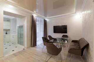 Апартаменты Apartment on Knyaza Romana 24 Львов Апартаменты с 3 спальнями-37