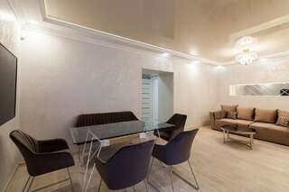 Апартаменты Apartment on Knyaza Romana 24 Львов Апартаменты с 3 спальнями-5